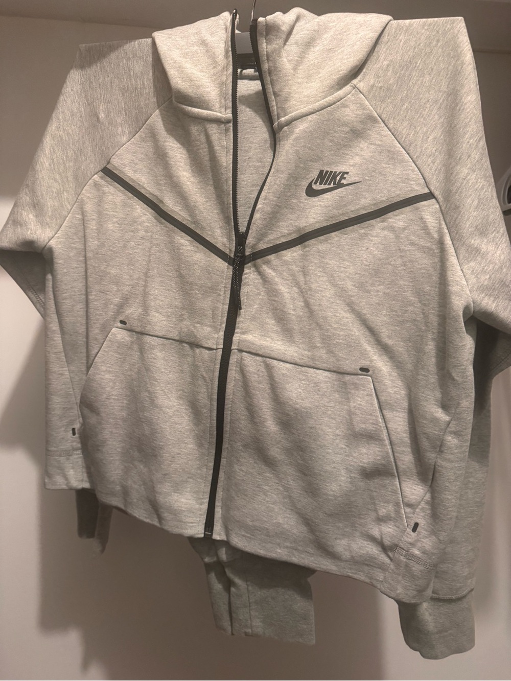 Nike tech sweat suite women